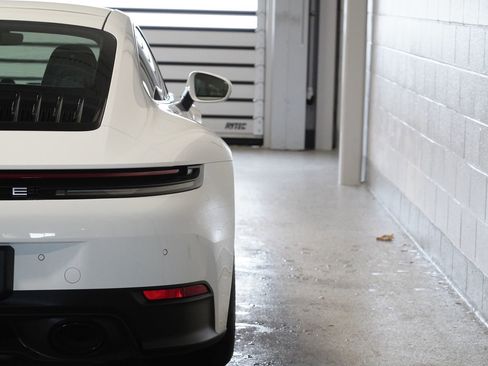 Used 2025 Porsche 911 Carrera image 12