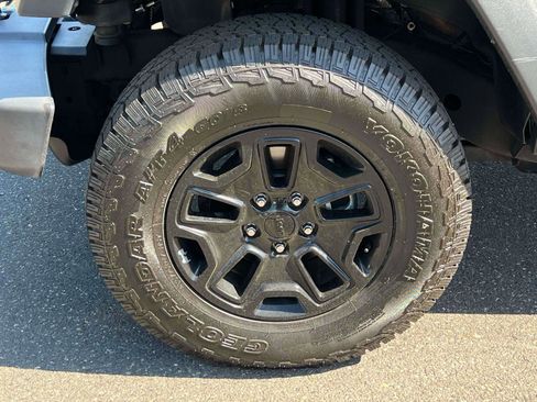 Used 2015 Jeep Wrangler Sport AWD/4WD image 6