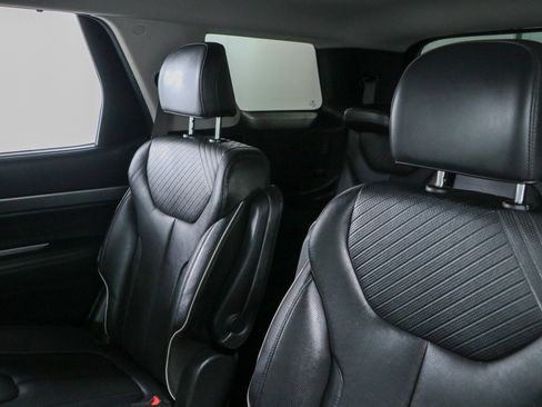 Used 2024 Hyundai Palisade SEL w/ Premium Package FWD image 25