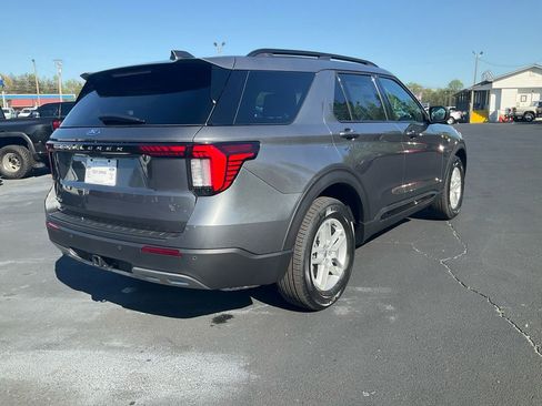 New 2026 Ford Explorer Active RWD image 5