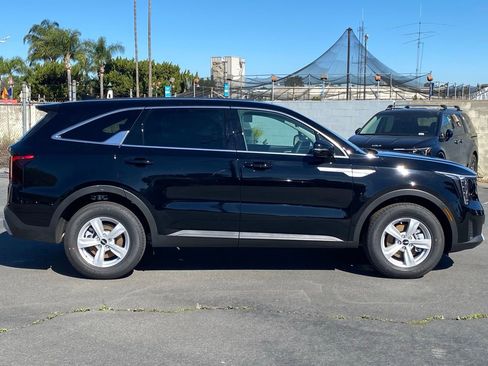 New 2026 Kia Sorento LX image 2