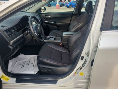 Used 2017 Toyota Camry SE image 16
