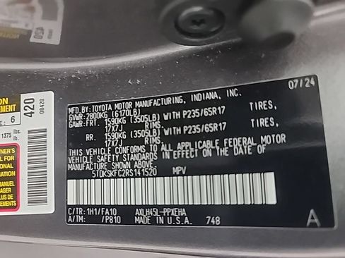 Used 2024 Toyota Sienna LE AWD/4WD image 43