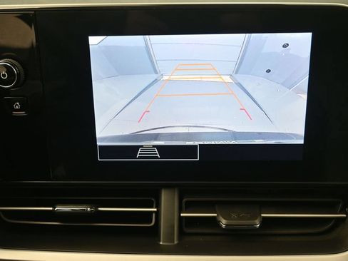 Used 2025 Chevrolet Trax LS FWD image 10