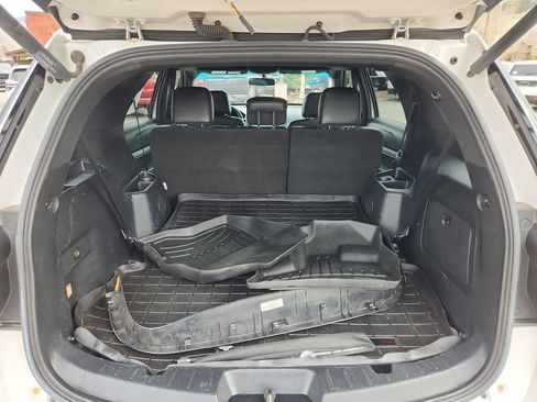 Used 2017 Ford Explorer XLT w/ Equipment Group 202A image 23