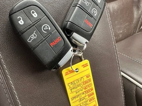 Used 2019 Jeep Grand Cherokee Overland AWD/4WD image 8