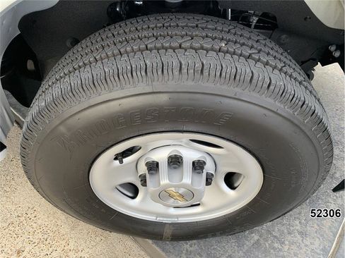 Used 2025 Chevrolet Express 2500 Extended w/ Communications Package image 22