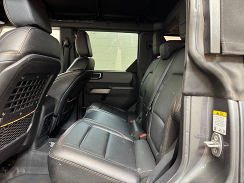 Used 2023 Ford Bronco Badlands w/ Sasquatch Package AWD/4WD image 17