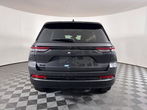 New 2025 Jeep Grand Cherokee Limited image 11