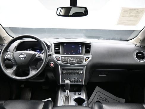 Used 2017 Nissan Pathfinder SL w/ SL Premium Package AWD/4WD image 13