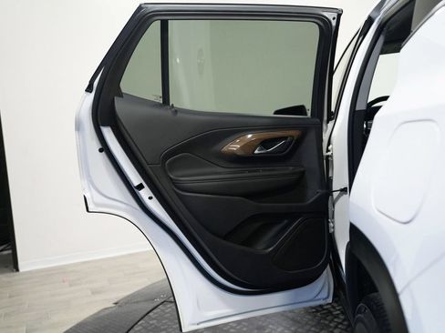 Used 2020 GMC Terrain SLE w/ LPO, Floor Liner Package AWD/4WD image 13