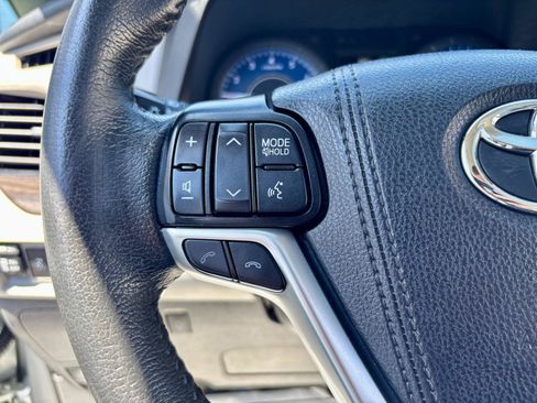 Used 2020 Toyota Sienna XLE FWD image 14