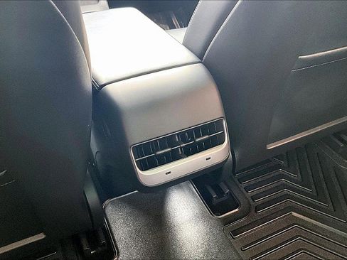 Used 2021 Tesla Model 3 Standard Range Plus image 23