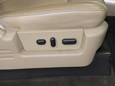 Used 2010 Ford F150 Lariat image 28