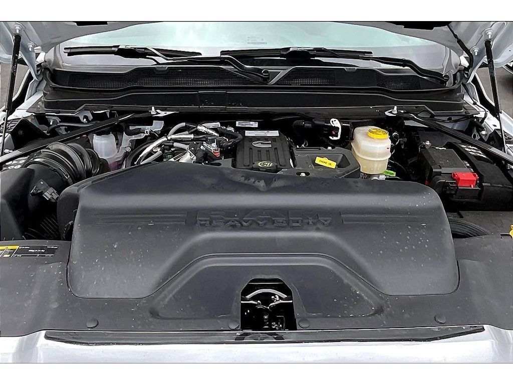 Used 2025 RAM 2500 Big Horn AWD/4WD image 11