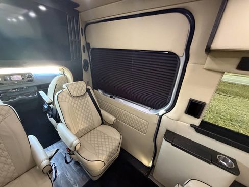 Used 2019 Mercedes-Benz Sprinter 170 image 49