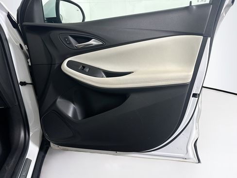 Used 2022 Buick Encore GX Essence w/ Advanced Technology Package FWD image 33
