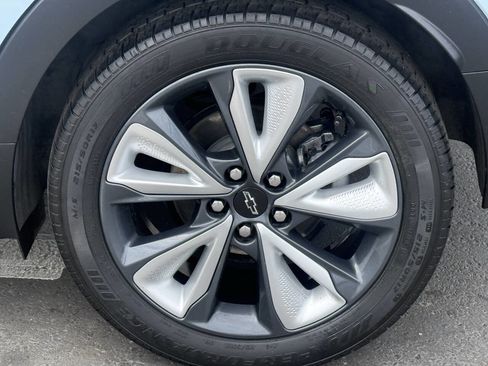 Used 2023 Chevrolet Bolt EUV LT w/ Convenience Package image 14