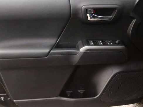 Used 2023 Toyota Tacoma TRD Off-Road w/ Technology Package image 11