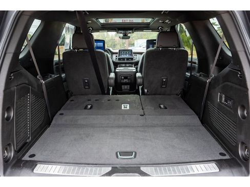 Used 2022 Chevrolet Tahoe High Country w/ Premium Package image 17