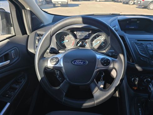 Used 2015 Ford Escape SE image 17