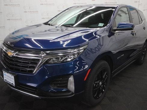 Used 2022 Chevrolet Equinox LT image 1