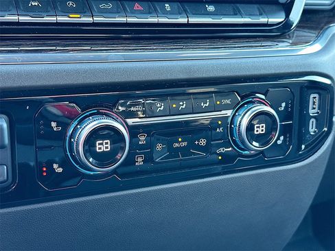 Used 2025 GMC Sierra 1500 SLE image 14