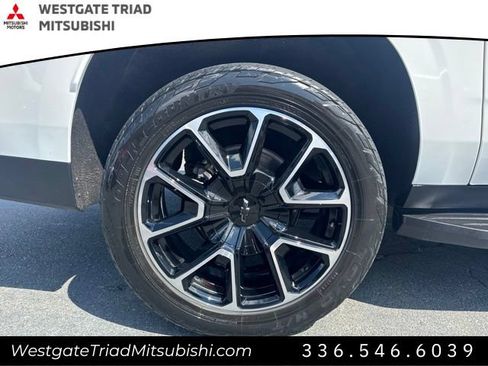 Used 2022 Chevrolet Suburban RST w/ Luxury Package AWD/4WD image 22