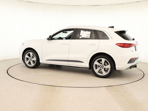 New 2025 Audi Q5 Prestige image 3