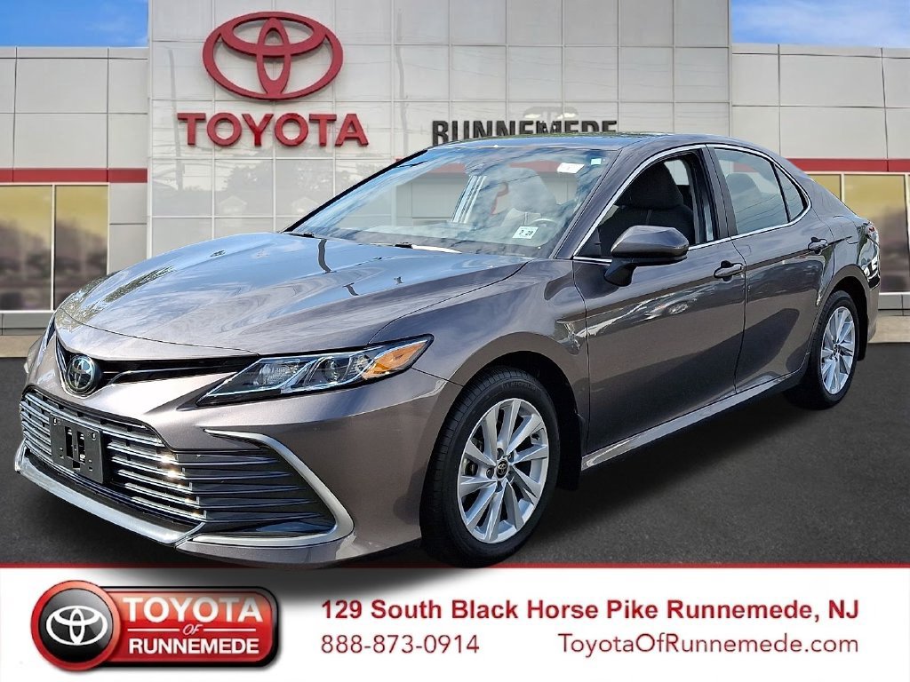 Used 2024 Toyota Camry LE AWD/4WD image 3
