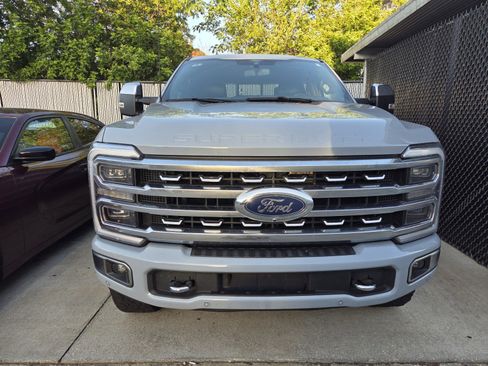 Used 2024 Ford F250 Platinum w/ Tremor Off-Road Package AWD/4WD image 2