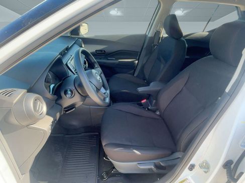 New 2025 Nissan Kicks Play S image 5