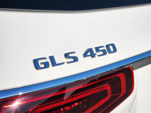 Used 2022 Mercedes-Benz GLS 450 4MATIC image 10
