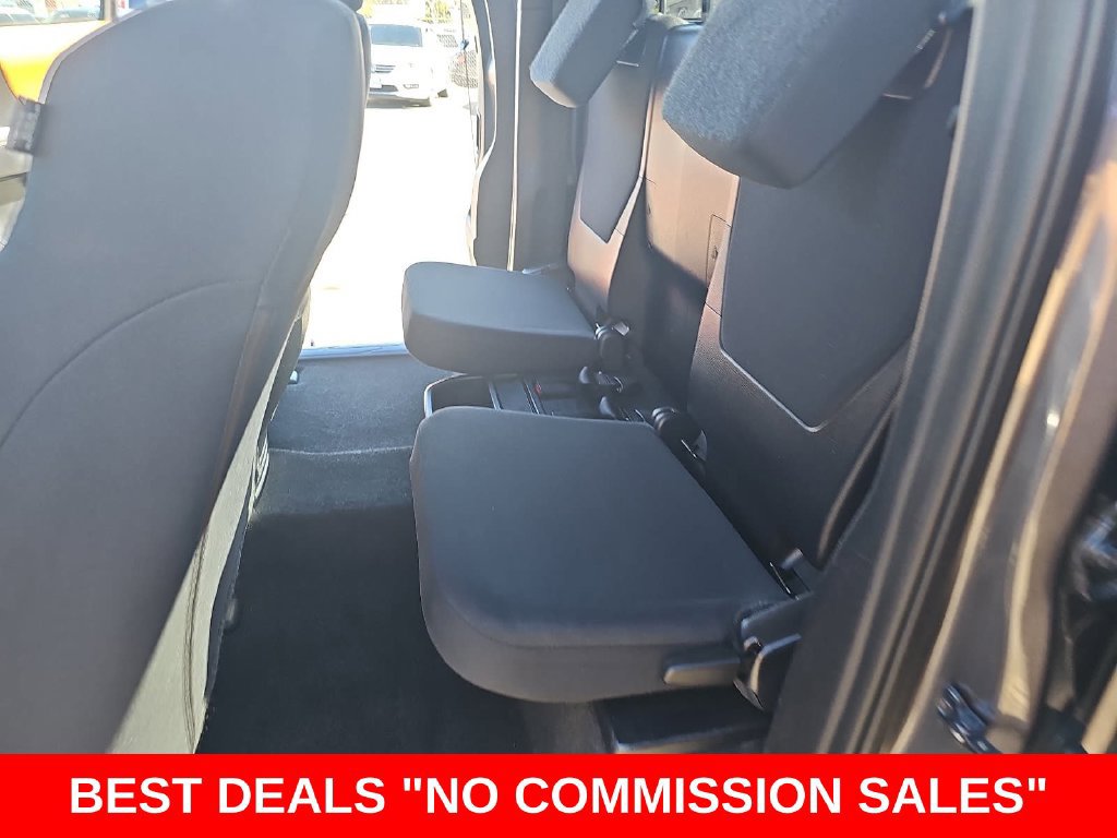 Used 2017 Toyota Tacoma SR5 w/ Tow Package RWD image 13