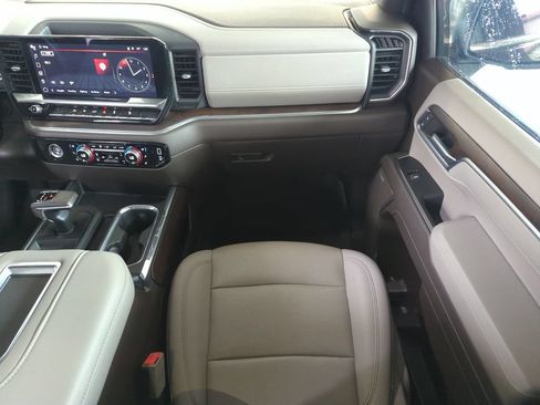 Used 2022 GMC Sierra 1500 SLT AWD/4WD image 15