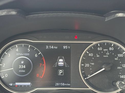 Used 2025 Nissan Versa SV FWD image 38
