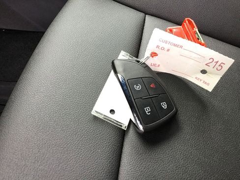 New 2025 GMC Canyon Elevation w/ Convenience Package image 30