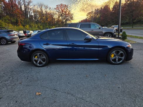 Used 2018 Alfa Romeo Giulia AWD image 4
