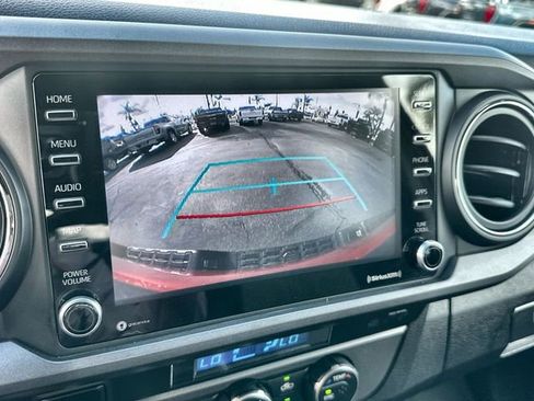 Used 2021 Toyota Tacoma TRD Off-Road image 15