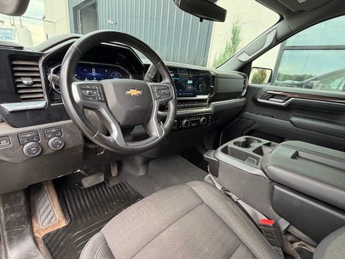 Used 2024 Chevrolet Silverado 1500 LT w/ Convenience Package II AWD/4WD image 7