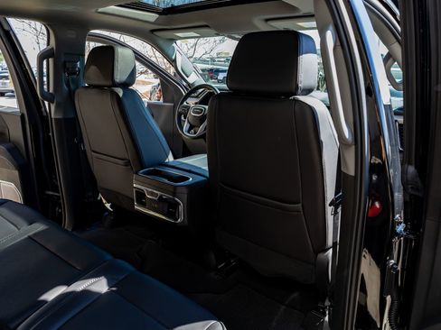 Used 2024 GMC Sierra 2500 Denali w/ Denali Reserve Package image 32