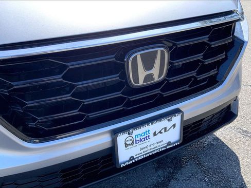 Used 2024 Honda CR-V EX image 31