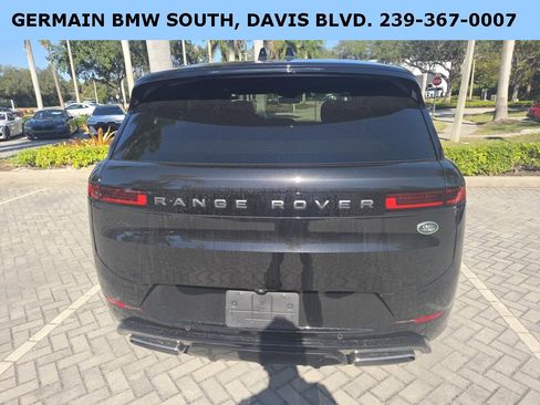 Used 2023 Land Rover Range Rover Sport SE Dynamic image 19
