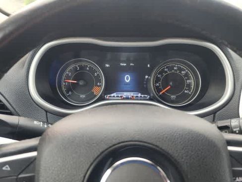 Used 2015 Jeep Cherokee Trailhawk w/ Leather Interior Group AWD/4WD image 31