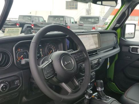 New 2025 Jeep Gladiator Rubicon image 16