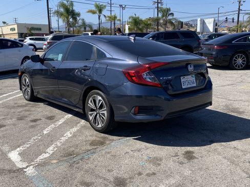 Used 2017 Honda Civic EX-L image 9
