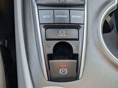 Used 2021 Toyota Camry XLE image 16