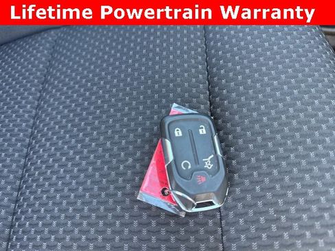 Used 2023 GMC Acadia SLE w/ Driver Convenience Package image 6