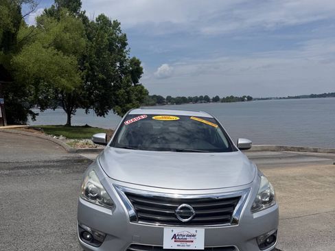 Used 2013 Nissan Altima 3.5 SL FWD image 2