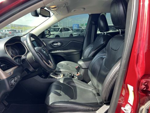 Used 2017 Jeep Cherokee Limited w/ Luxury Group image 19